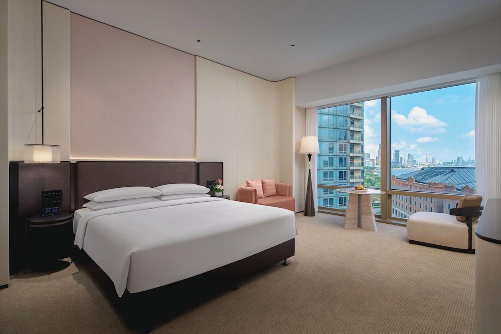 Hyatt On The Bund Room Type - Superior King