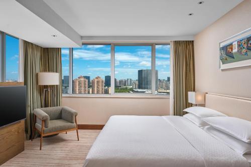Four Points by Sheraton Shanghai, Daning - Tap to explore photos