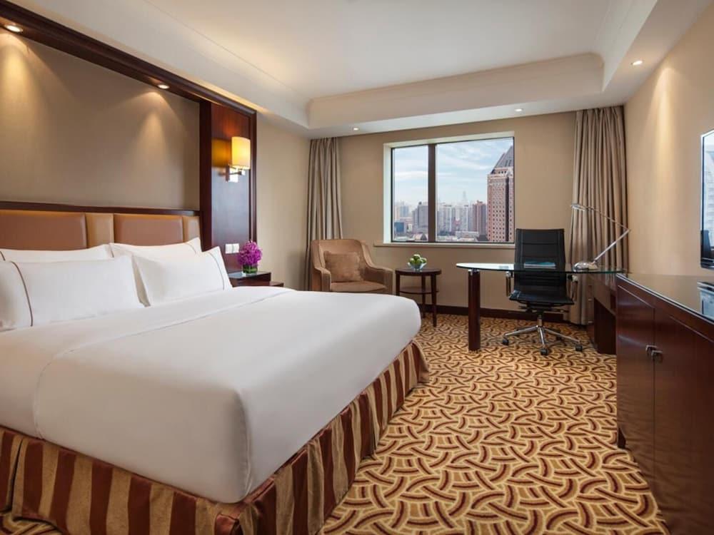Jianguo Hotel Shanghai Room Type - Family Room, 1 Queen Bed
