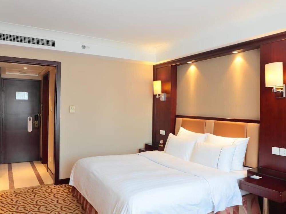 Jianguo Hotel Shanghai Room Type - Family Room