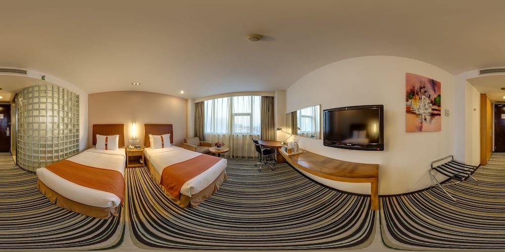 Holiday Inn Express Shanghai Jinqiao Central - Tap to explore photos