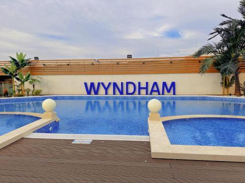 Wyndham Shanghai Hongqiao - Tap to explore photos
