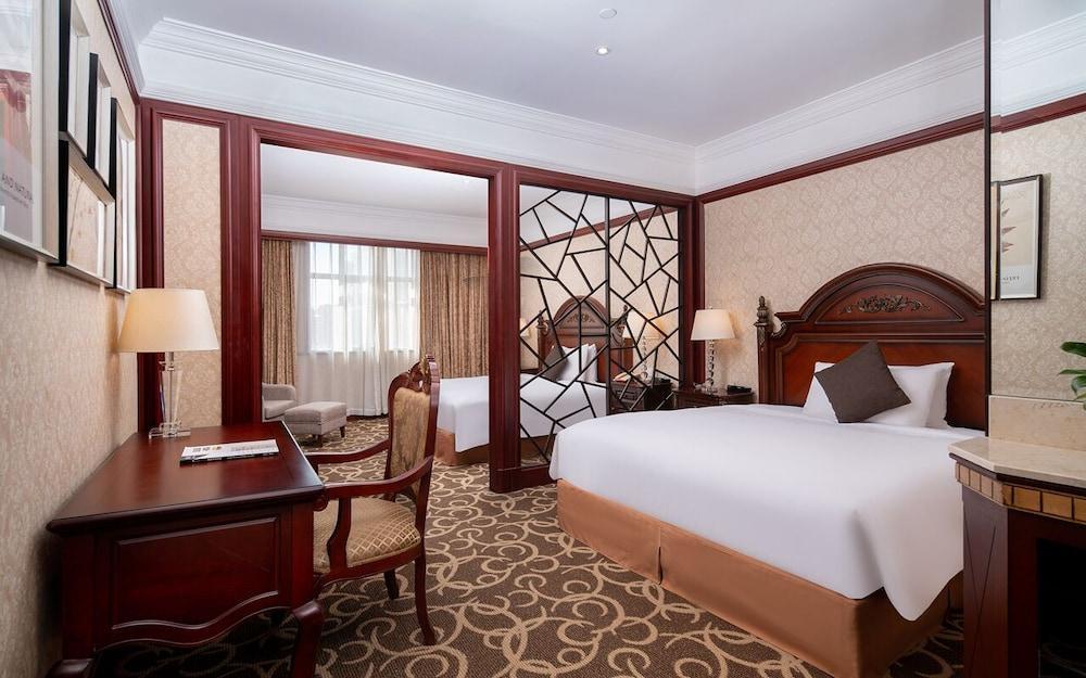 Wyndham Shanghai Hongqiao - Tap to explore photos