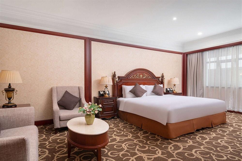Wyndham Shanghai Hongqiao Room Type - Executive Suite Non smoking