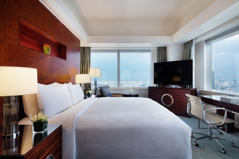 JW Marriott Hotel Shanghai Tomorrow Square Room Type - Skyline View Corner Room (Executive Lounge Access) JW Marriott Hotel Shanghai Tomorrow Square Room Type - Skyline View Corner Room (Executive Lounge Access)