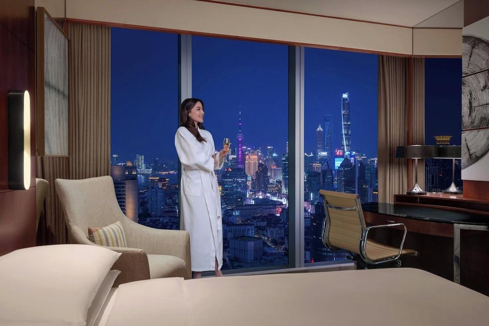 Shanghai Marriott Hotel City Centre Room Type - Skyline Bund View King Room
