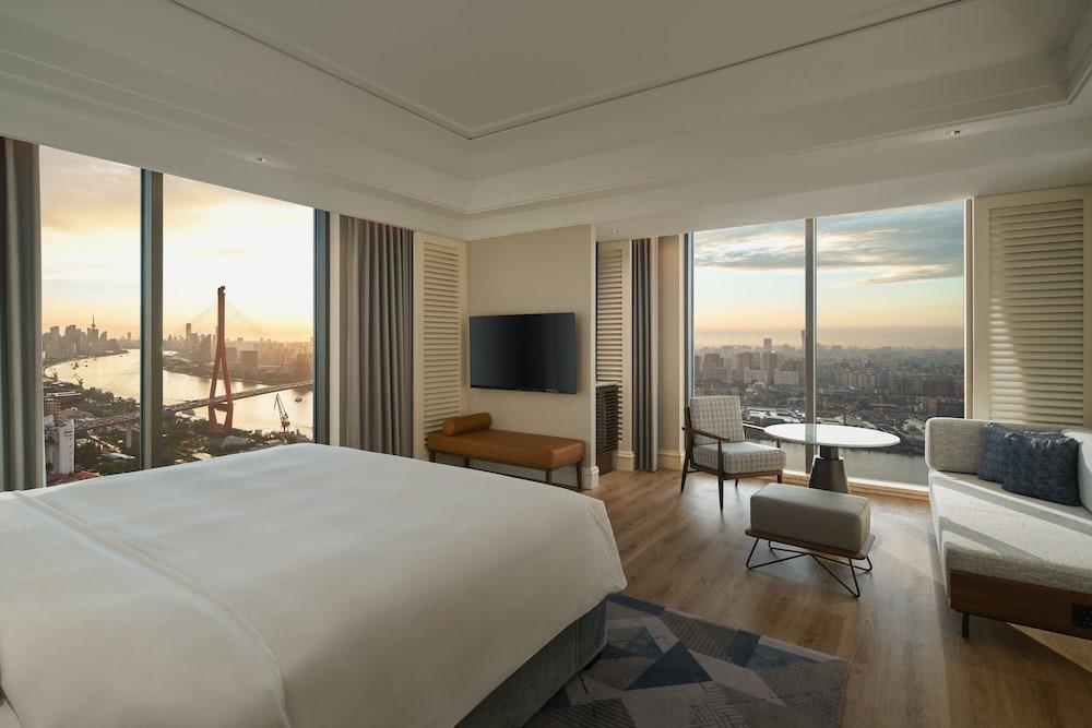 Sheraton Shanghai Pudong Riverside Room Type - Premium Room, 1 King Bed, River View Sheraton Shanghai Pudong Riverside Room Type - Premium Room, 1 King Bed, River View