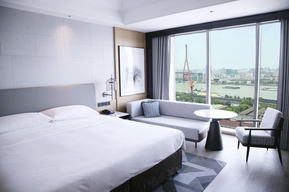 Sheraton Shanghai Pudong Riverside Room Type - Room, 1 King Bed, River View