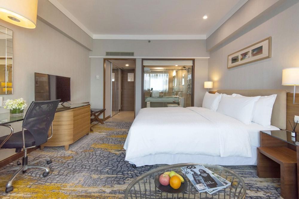 Four Points by Sheraton Shanghai, Pudong - Tap to explore photos
