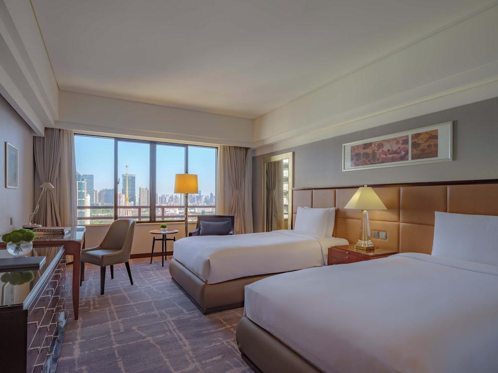 The Portman Ritz-Carlton, Shanghai Room Type - Deluxe Skyline View - Twin