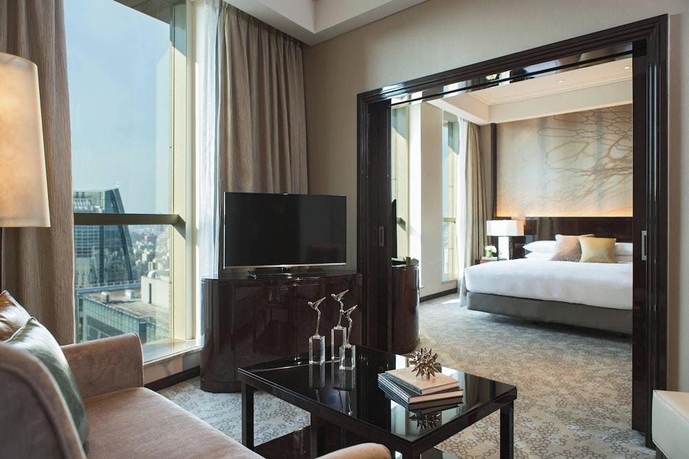 Renaissance Shanghai Pudong Hotel Room Type - Club Suite, 1 Bedroom