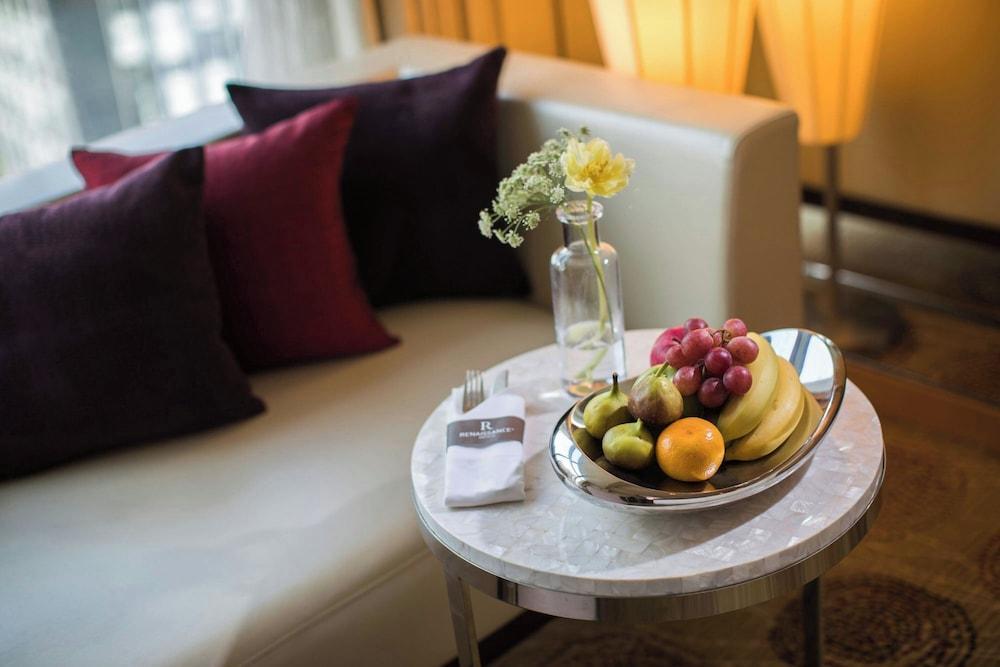 Renaissance Shanghai Putuo Hotel by Marriott Room Type - Club Suite, 1 Bedroom