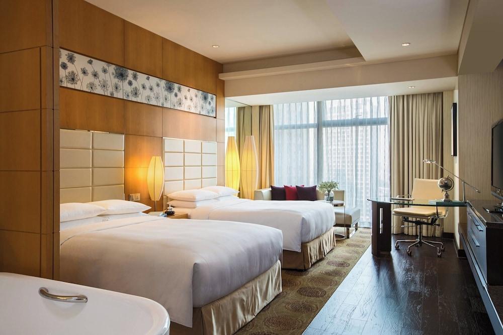Renaissance Shanghai Putuo Hotel by Marriott Room Type - Premier Twin Room