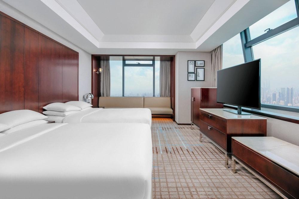 Renaissance Shanghai Zhongshan Park Room Type - Club Lounge Access,2 Double Beds, City View, Large Room Renaissance Shanghai Zhongshan Park Room Type - Club Lounge Access,2 Double Beds, City View, Large Room
