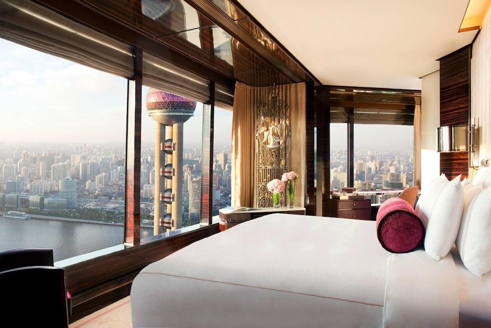 The Ritz-Carlton Shanghai, Pudong Room Type - Premier Bund View Suite