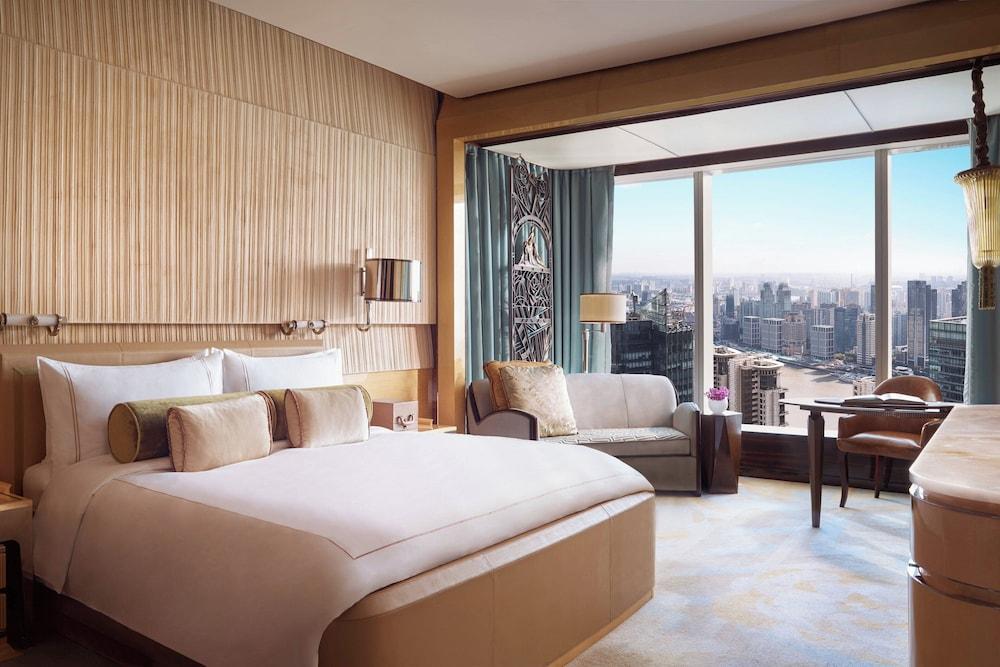 The Ritz-Carlton Shanghai, Pudong Room Type - Club Room, 1 King Bed, City View (Club) The Ritz-Carlton Shanghai, Pudong Room Type - Club Room, 1 King Bed, City View (Club)