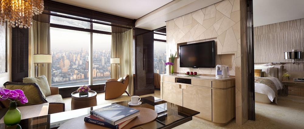 The Ritz-Carlton Shanghai, Pudong Room Type - Suite, 1 King Bed (View)