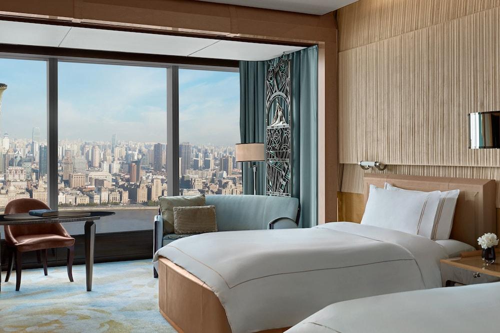 The Ritz-Carlton Shanghai, Pudong Room Type - Shanghai Bund View Twin Room