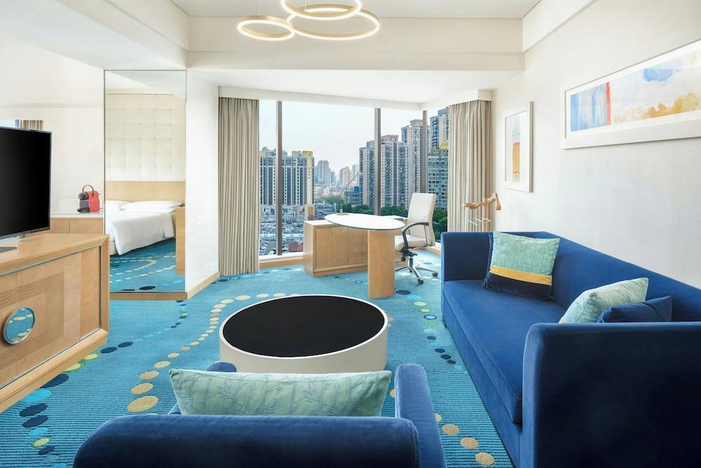 Renaissance Shanghai Yu Garden Hotel by Marriott - Tap to explore photos