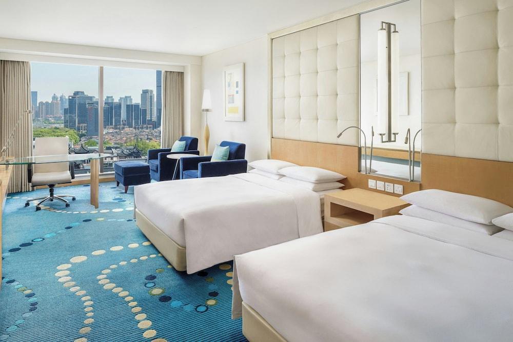 Renaissance Shanghai Yu Garden Hotel by Marriott Room Type - Bund View Twin Room