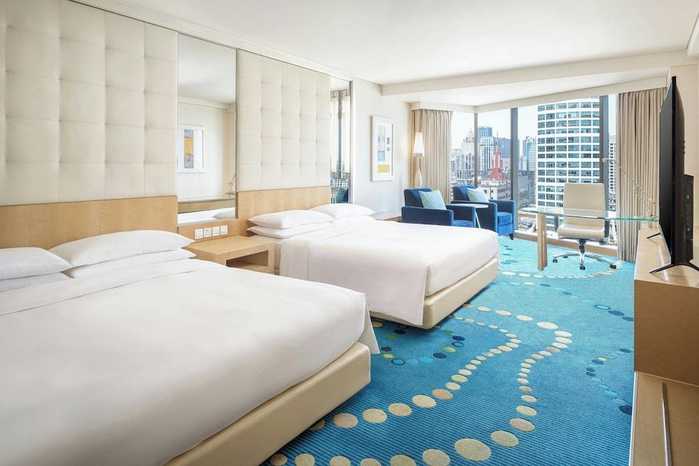 Renaissance Shanghai Yu Garden Hotel by Marriott Room Type - Superior Family Room