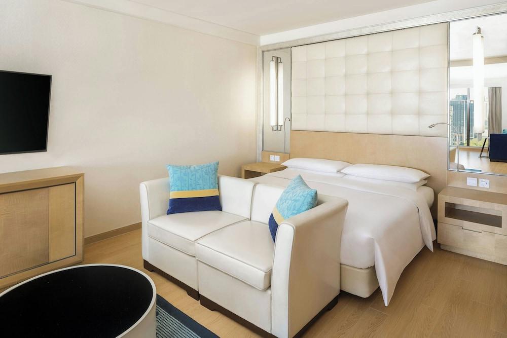 Renaissance Shanghai Yu Garden Hotel by Marriott Room Type - Bund River View Studio