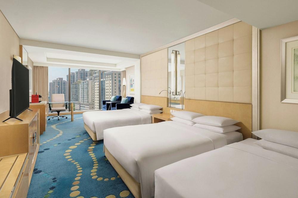 Renaissance Shanghai Yu Garden Hotel by Marriott Room Type - City View Three Beds Room