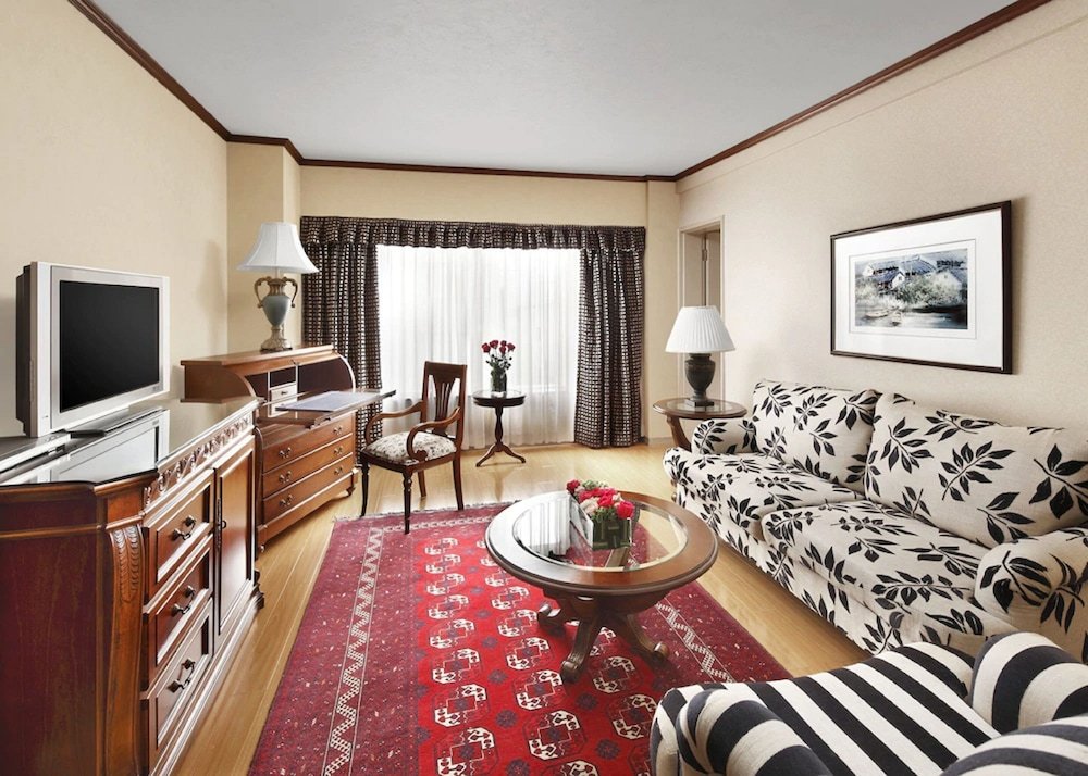Hongqiao Jin Jiang Hotel - Tap to explore photos