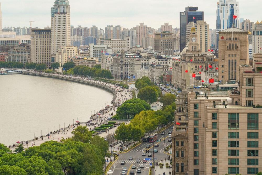 Broadway Mansions Hotel - On the Bund - Tap to explore photos