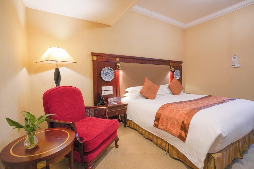 Broadway Mansions Hotel - On the Bund Room Type - Deluxe King Room