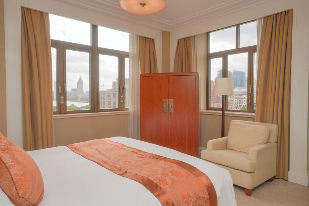 Broadway Mansions Hotel - On the Bund - Tap to explore photos