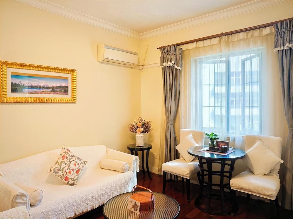 Ladoll Service Apartment Room Type - Deluxe Suite