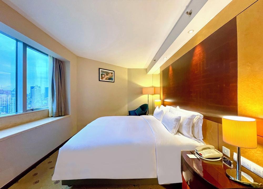 Radisson Collection Hyland Shanghai - Tap to explore photos