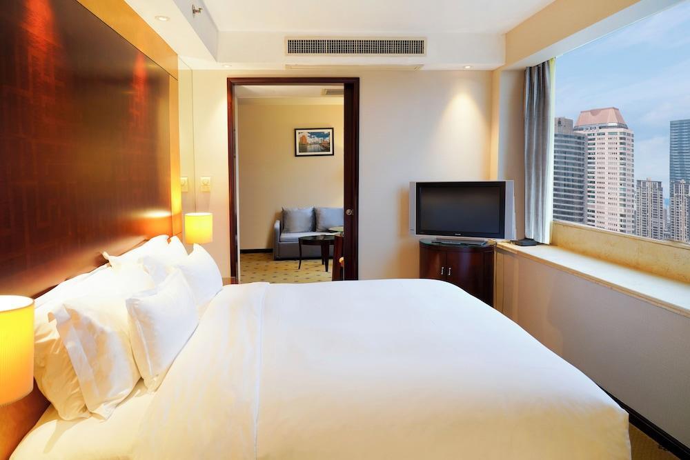 Radisson Collection Hyland Shanghai - Tap to explore photos