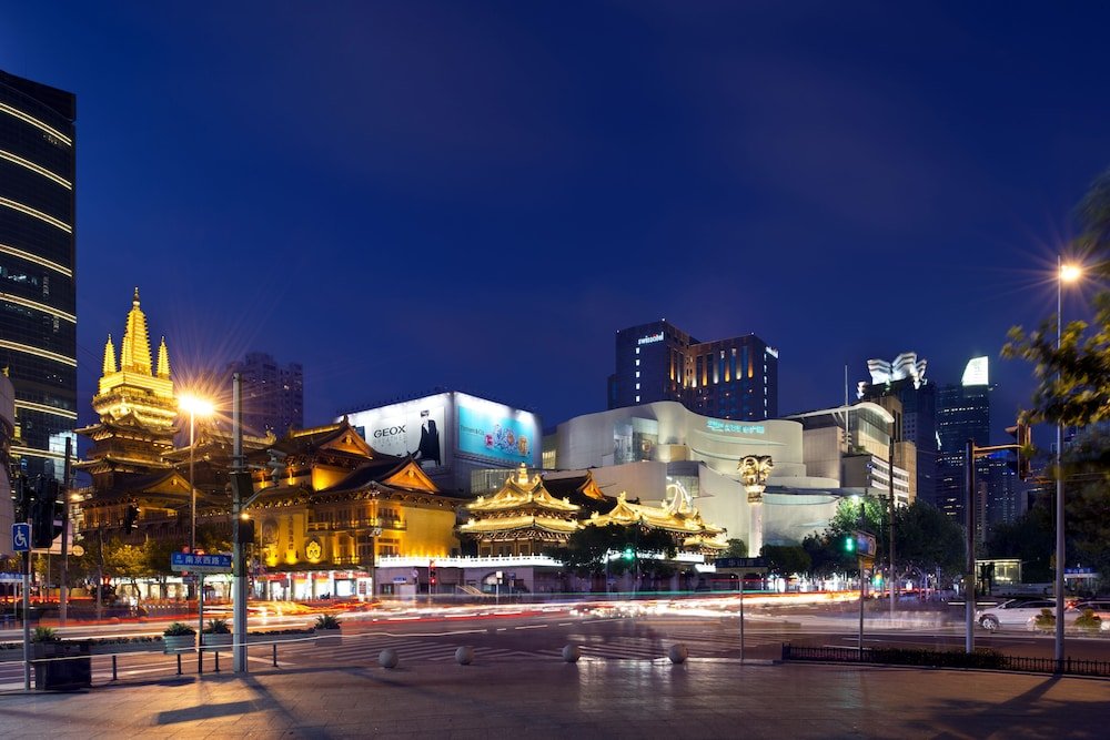 Swissotel Grand Shanghai - Tap to explore photos