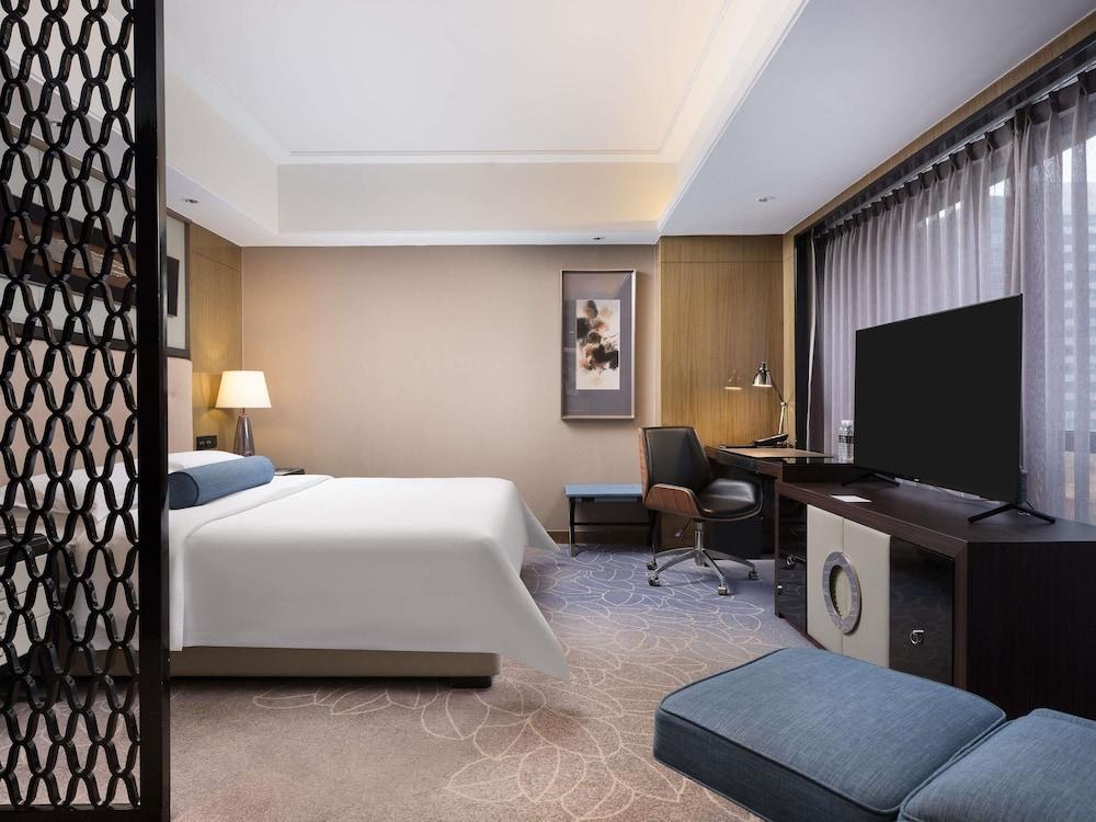 Pullman Shanghai Jing An Room Type - Executive Room, 1 King Bed