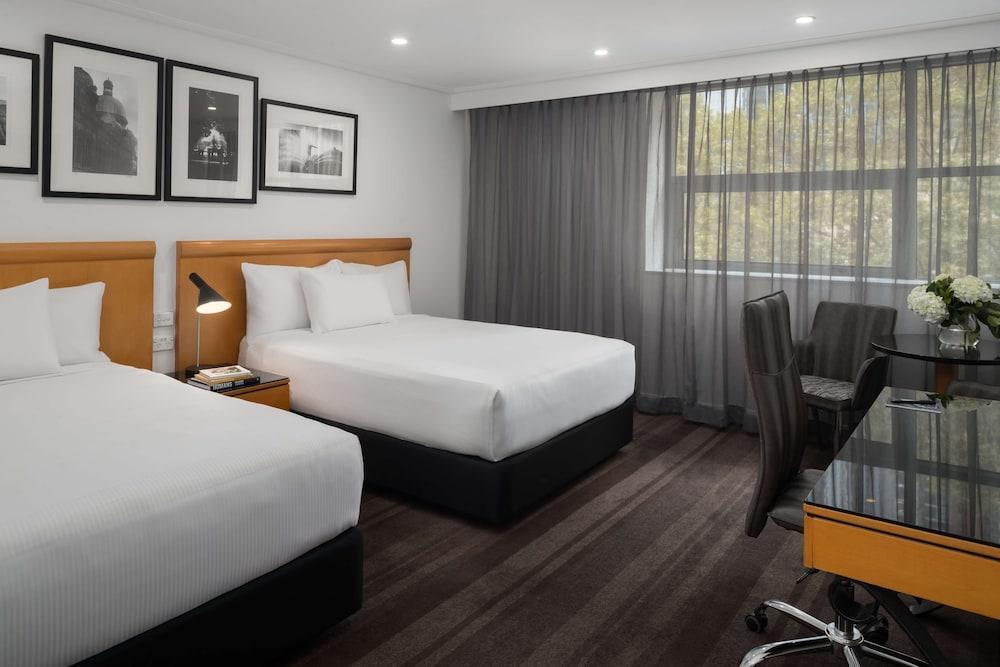 Rydges World Square Room Type - Deluxe Quadruple Room