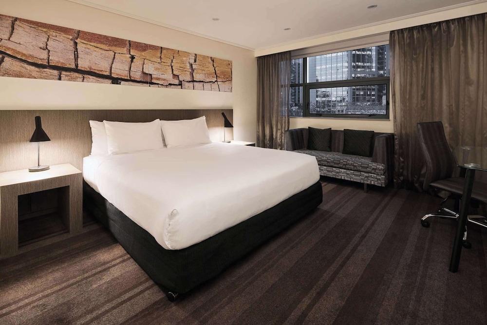 Rydges World Square Room Type - Executive King Room