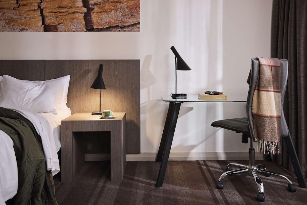 Rydges World Square - Tap to explore photos