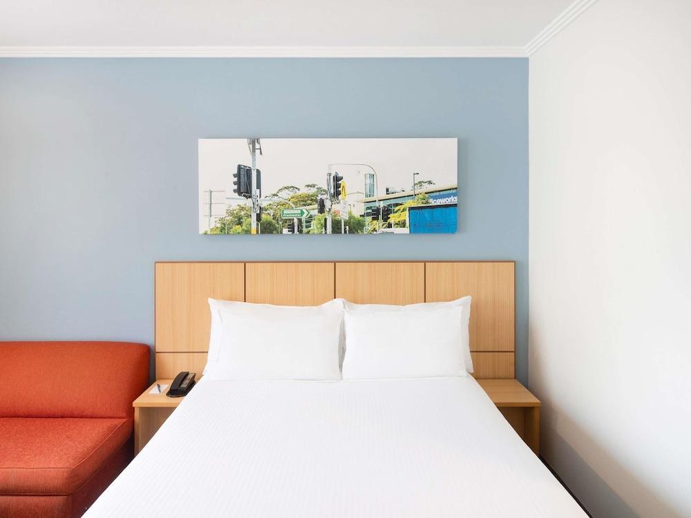 Mercure Sydney Manly Warringah Room Type - Superior Queen Room
