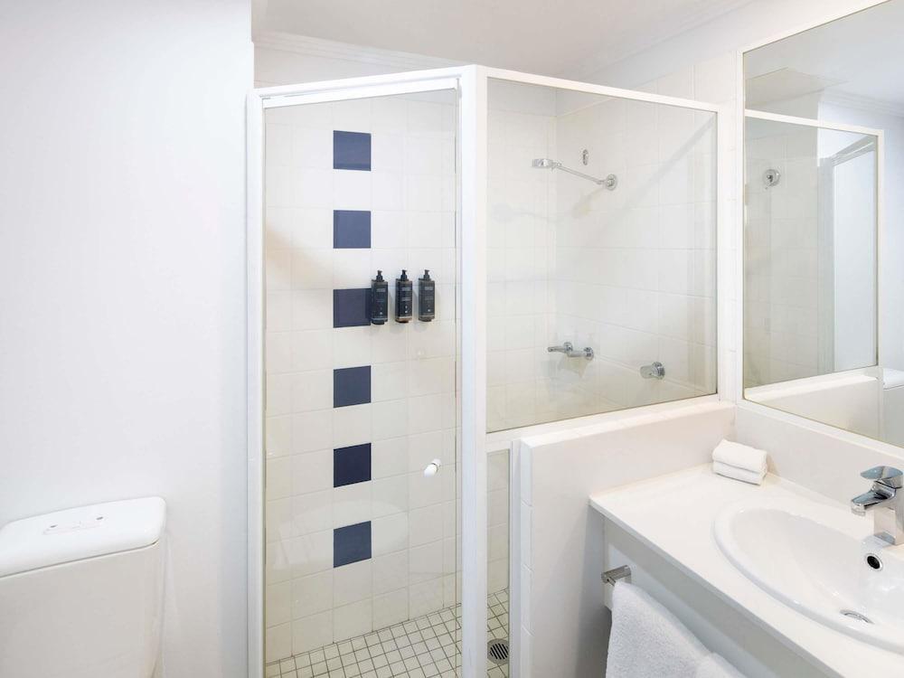 Mercure Sydney Manly Warringah - Tap to explore photos