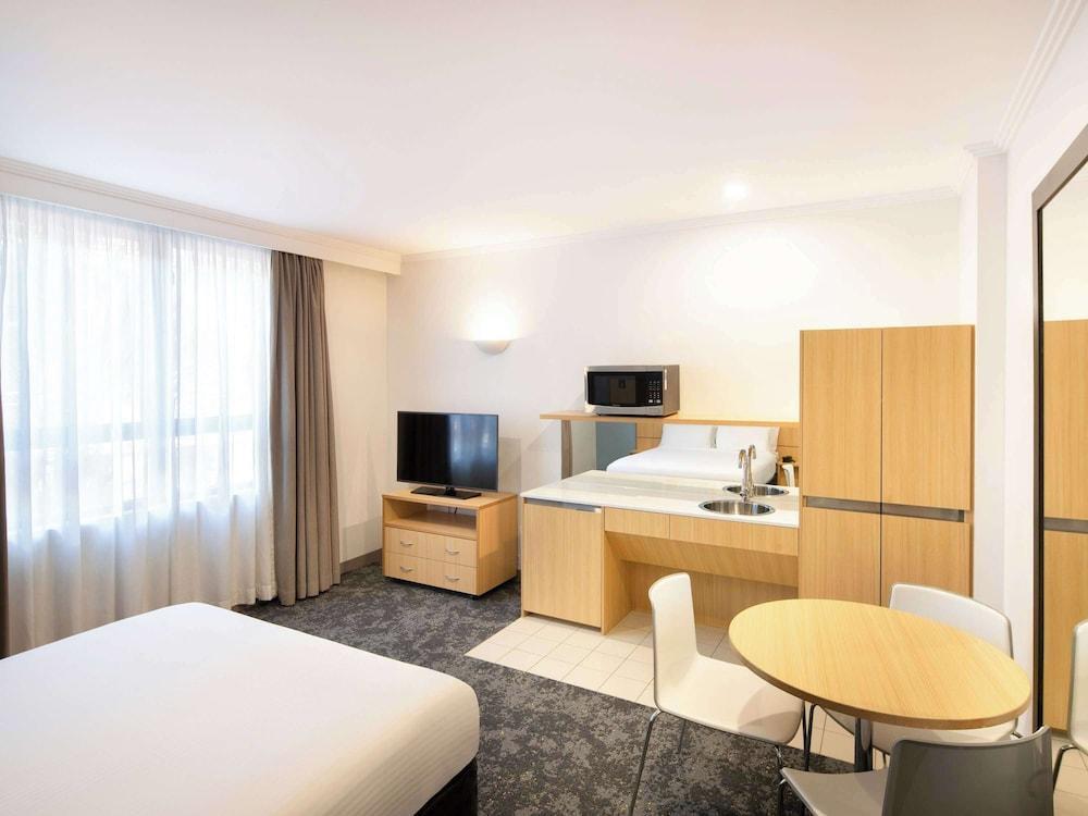 Mercure Sydney Manly Warringah - Tap to explore photos