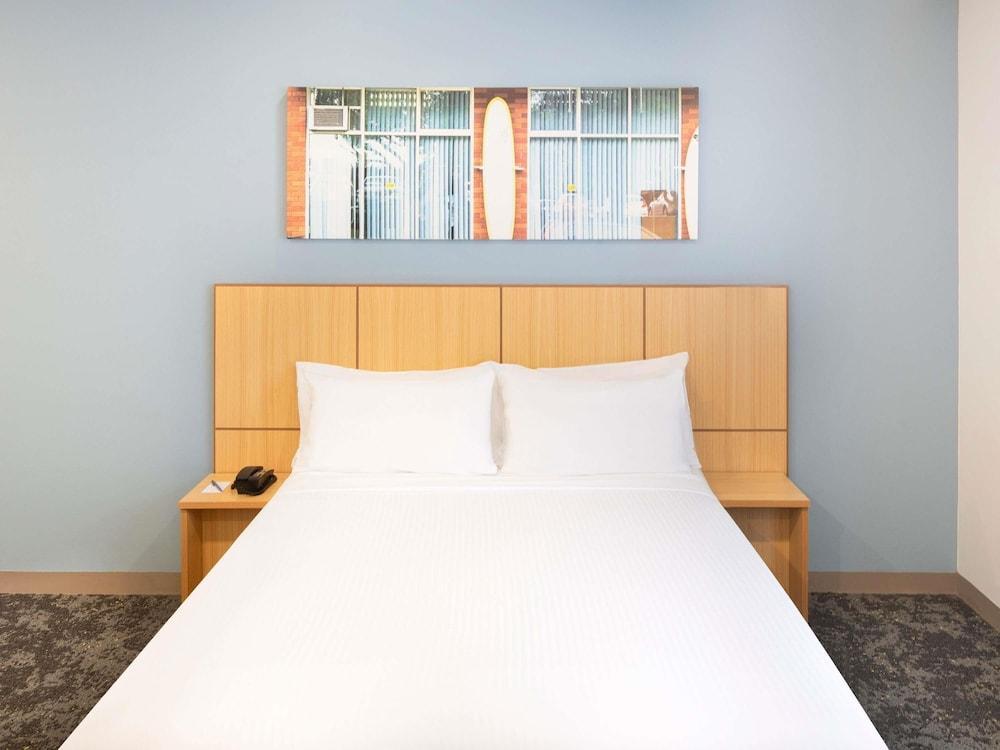 Mercure Sydney Manly Warringah Room Type - Standard Queen Room