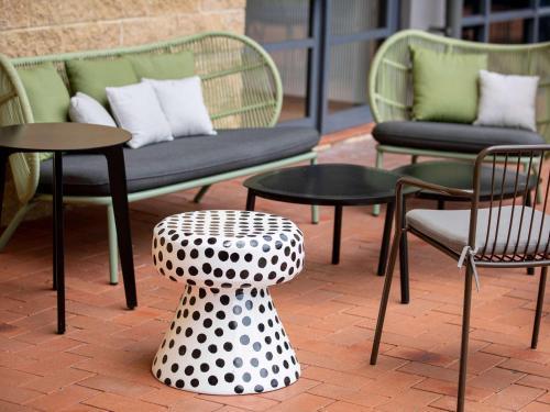 Mercure Sydney Blacktown - Tap to explore photos