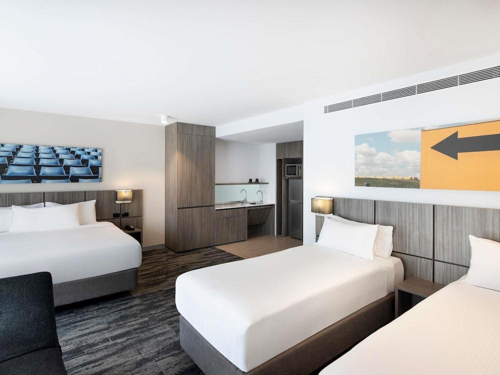 Mercure Sydney Blacktown Room Type - Family Room, Multiple Beds