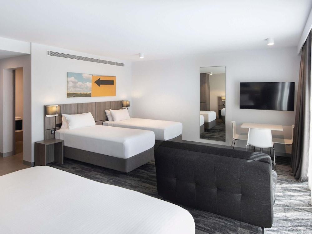 Mercure Sydney Blacktown Room Type - Family Room, Multiple Beds