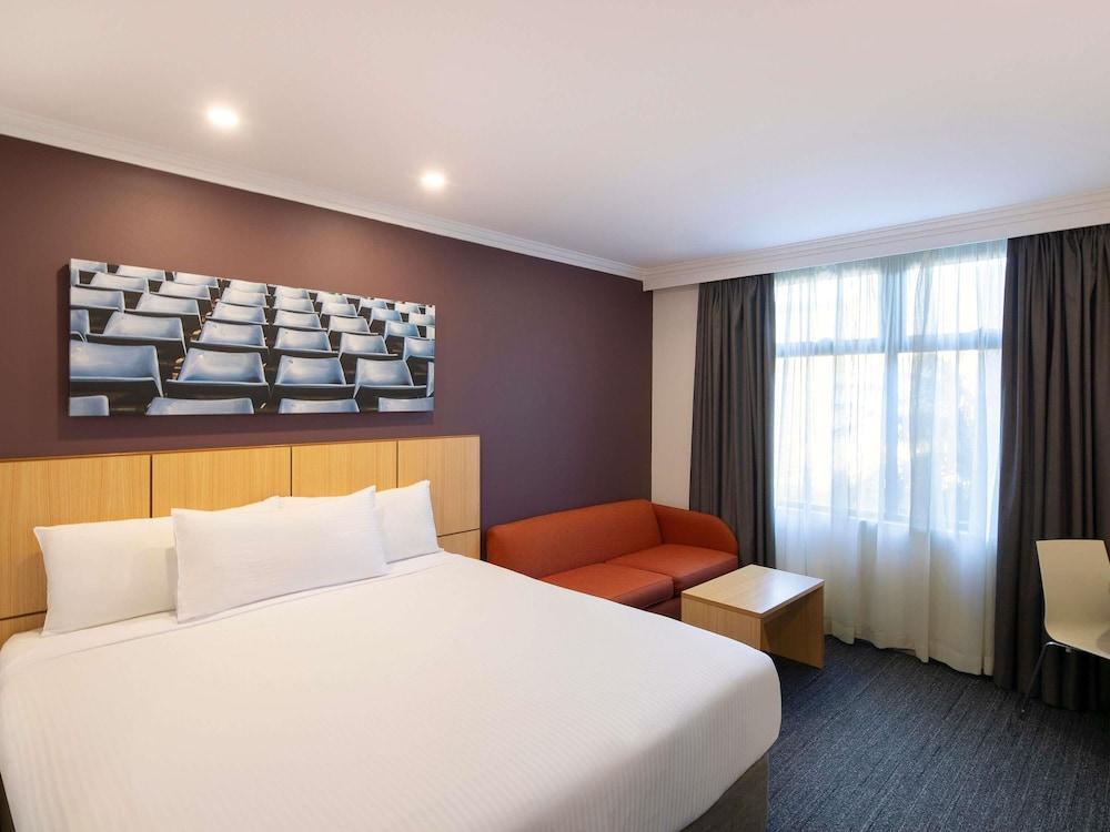 Mercure Sydney Blacktown - Tap to explore photos