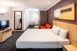 Mercure Sydney Blacktown Room Type - Standard Accessible Queen Room