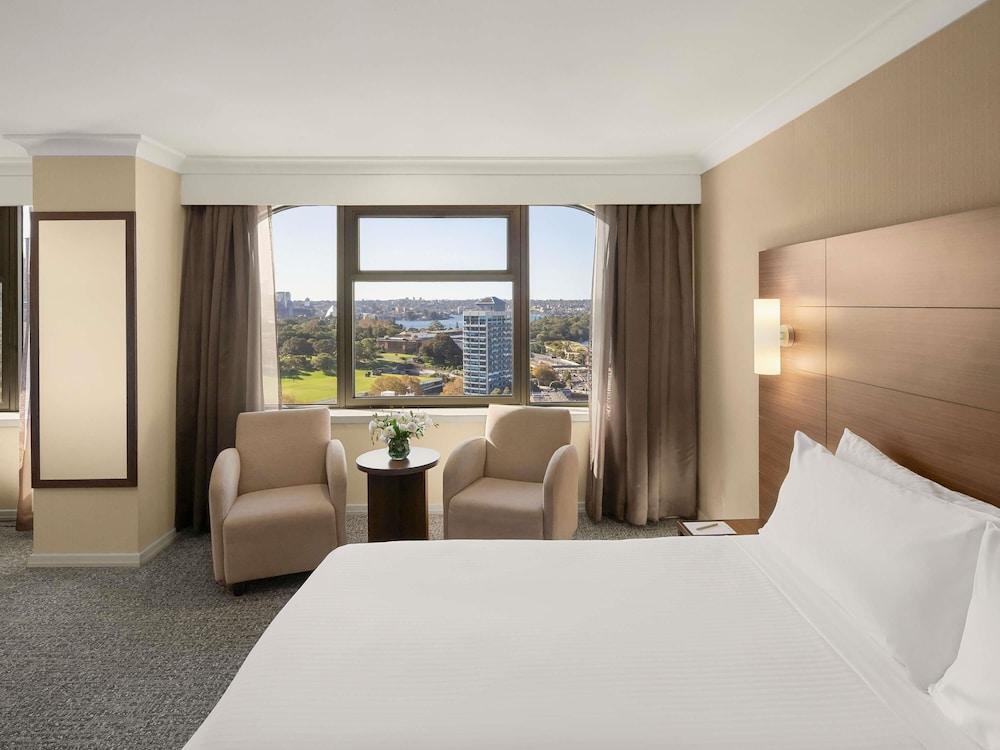 The Sydney Boulevard Hotel by Accor Room Type - Deluxe Room, 1 King Bed, Harbor View