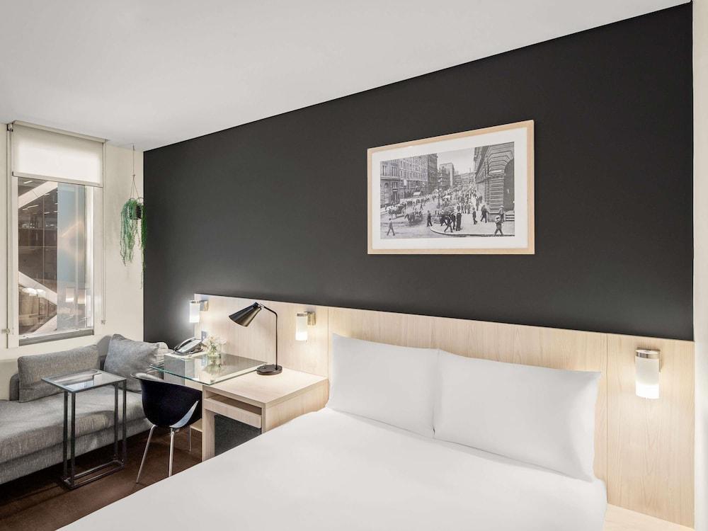 ibis Sydney Barangaroo Hotel Room Type - Superior Room, 1 Queen Bed